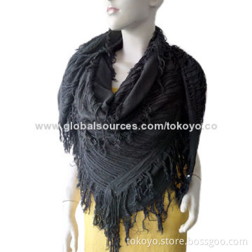 Woven square scarf with dye and long tassels, made of viscose and modal, 120*120cm measures